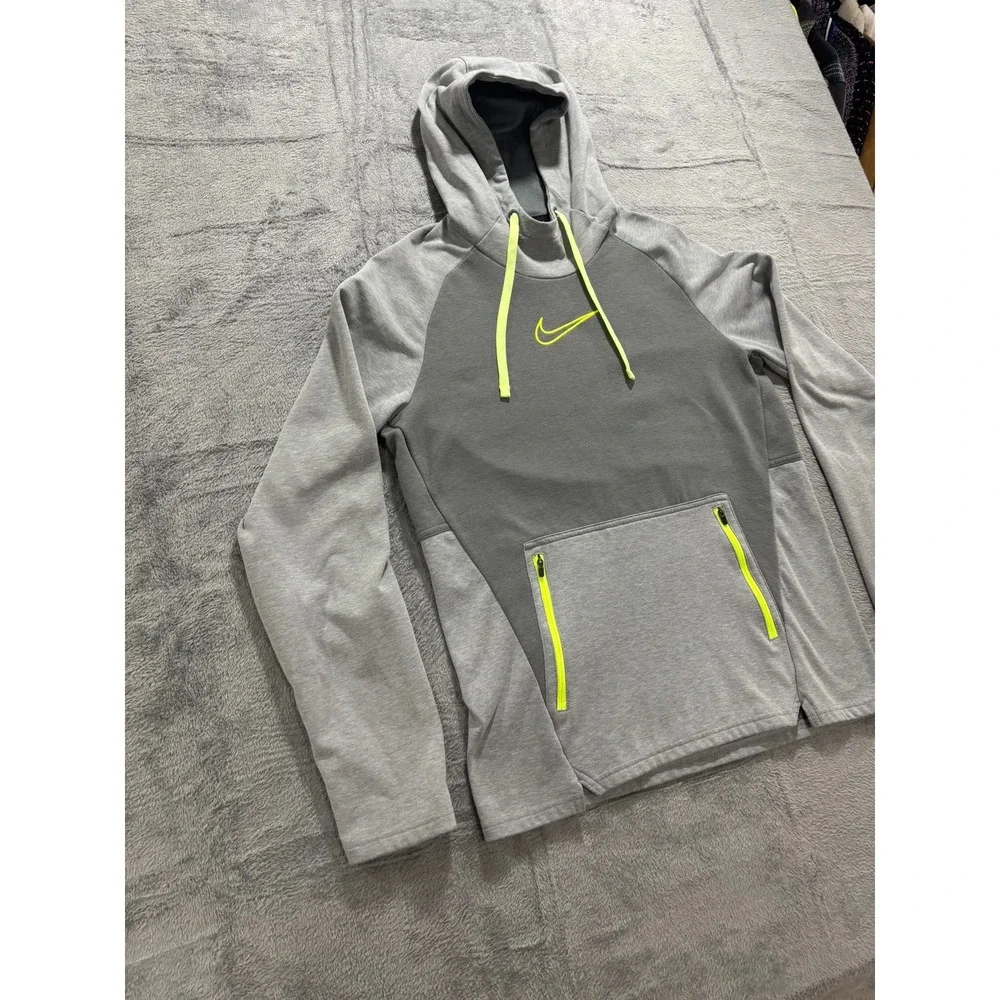 Nike M Gray‎ Therma-FIT Pullover Hoodie Womens Crewneck Swoosh Logo Athleisure